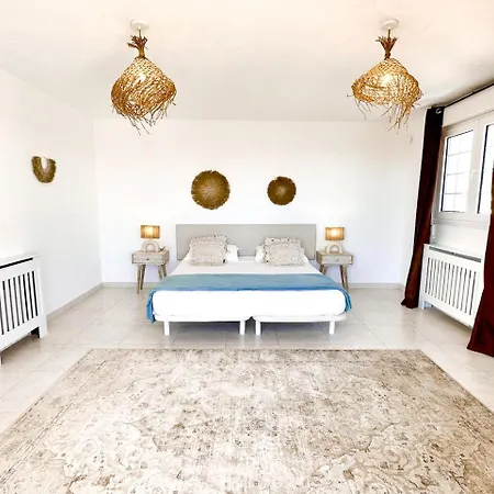 Villa In Playa Den Bossa, 5 Min Supermarketbbq Sant Jordi de ses Salines